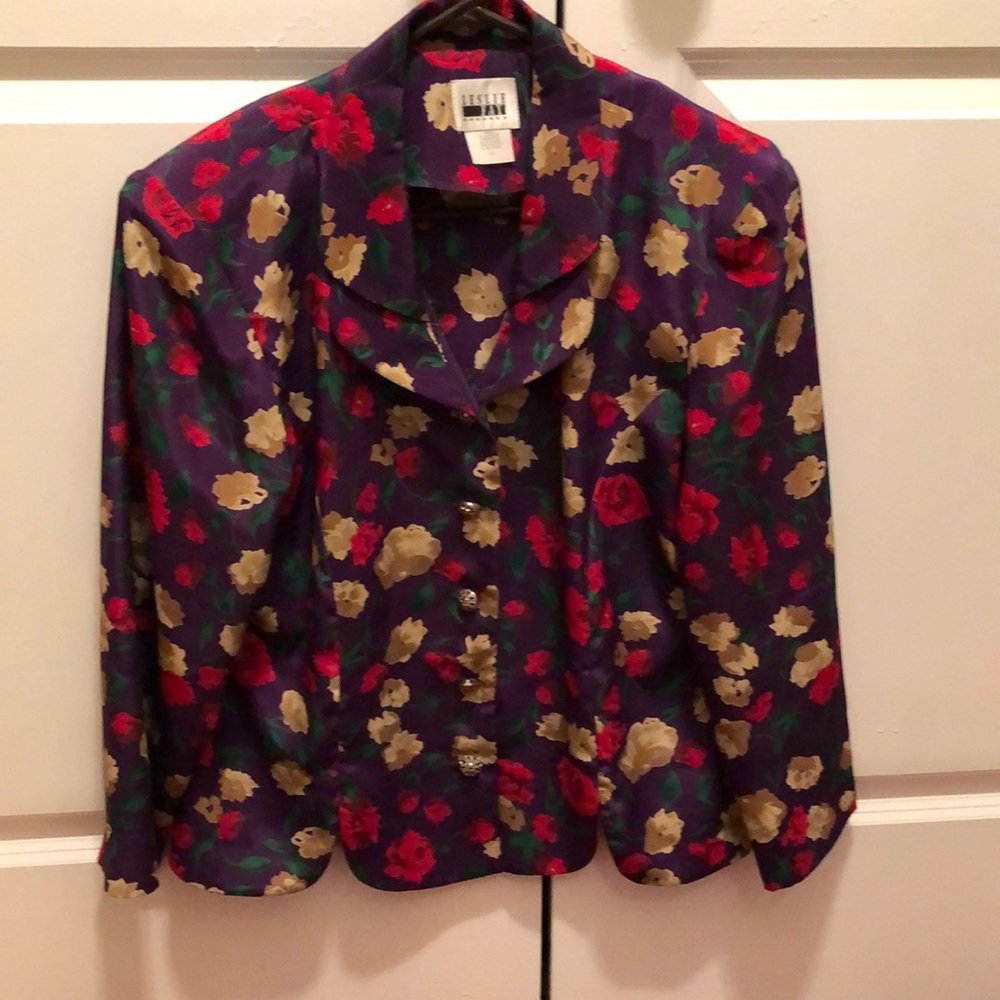 LeslieFay top size 14 scalloped edge